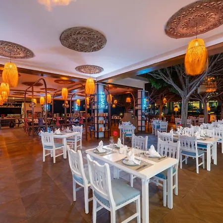 Selectum Family Side 5* Kizilagac (Manavgat)