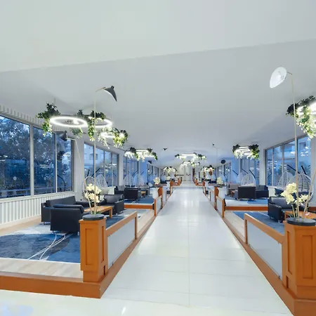 Hotel Selectum Family Side