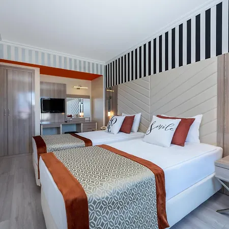 Otel Selectum Family Side